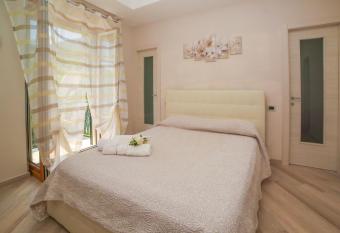 Tramonti di Sole has Balcony rooms