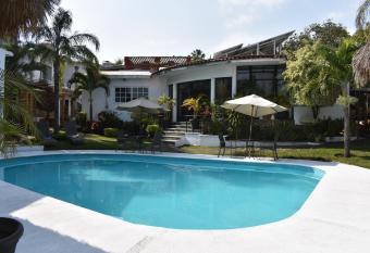 Finca Chipitlan Hotel has Balcony rooms