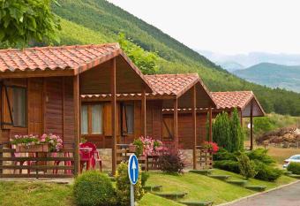 Camping Valle de Tena allows 18 year olds to book a room