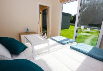 Apartamenty na Camp4U z basenem i saun   w Siechnicach ko  o Wroc  awia allows 18 year olds to book a room