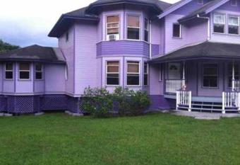 Hawaii Tropical Volcano mansion + Sauna allows 18 year olds to book a room