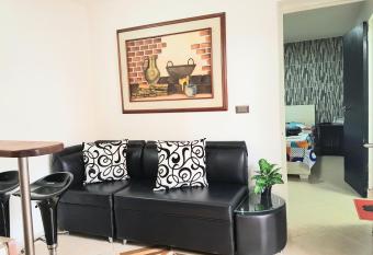New Cozy Apartment in the Poblado, San Lucas has Balcony rooms