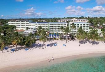 Coconut Court Beach Hotel has Balcony rooms