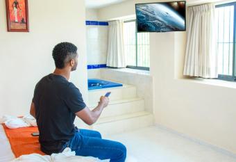 Hotel Uxulkah has rooms with a private hot tub