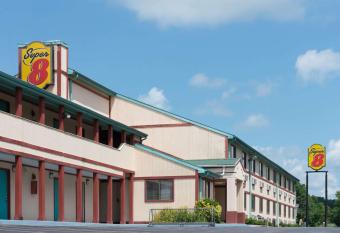 Super 8 by Wyndham Hancock MD has Smoking rooms