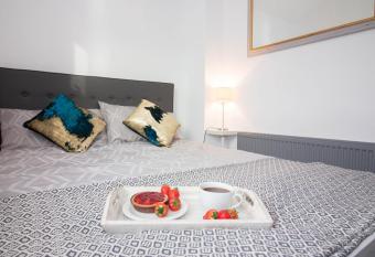 Magdalen Quarters allows 18 year olds to book a room