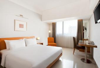 Hotel Santika Jemursari has Smoking/Balcony rooms