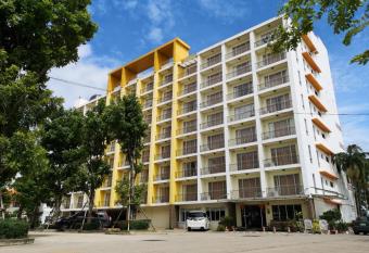 Sirapa Resident has Balcony rooms