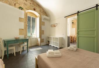 Pura Vida Barocca has Balcony rooms