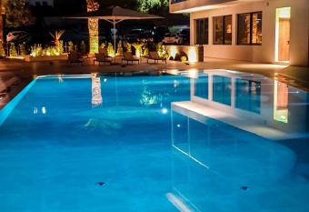 PHEIA, Vriniotis Resorts allows 18 year olds to book a room