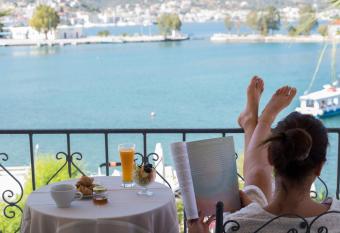 Theano Hotel has Balcony rooms