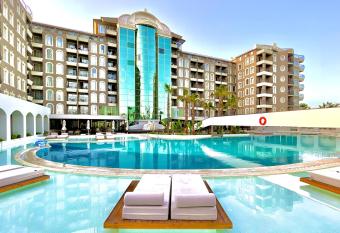 LAUR HOTELS Experience & Elegance has Balcony rooms