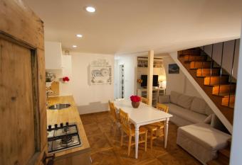 Barbarossa House has Balcony rooms