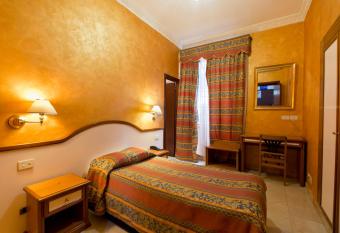 Hotel Lella allows 18 year olds to book a room