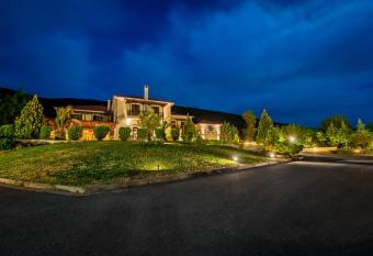 Rocabella Hellinikon Country Hotel has Balcony rooms