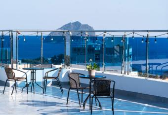 Hotel Run has Balcony rooms