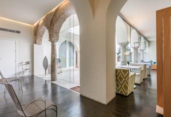 Hotel Viento10 has Balcony rooms