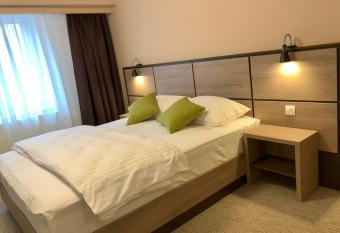 Nueva Park allows 18 year olds to book a room