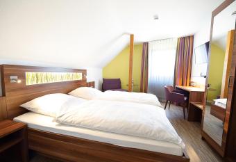 Hotel Meyer allows 18 year olds to book a room