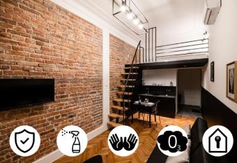 DIETLA 99 APARTMENTS - IDEAL LOCATION - in the heart of Krakow has Balcony rooms