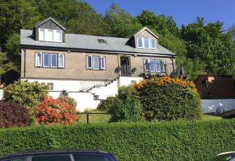 Gramarvin B&B allows 18 year olds to book a room