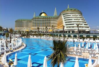 Delphin Imperial Lara allows 18 year olds to book a room