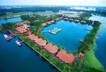 Sterling Lake Palace Alleppey has Balcony rooms