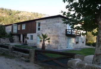 Casa da Figueira has Balcony rooms