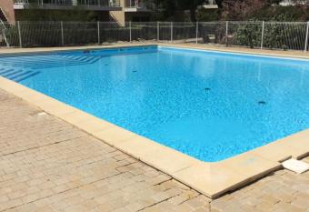 Appartement dans Les jardins de Phoebus allows 18 year olds to book a room