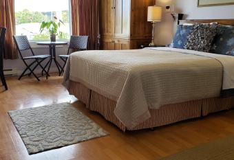 Antigonish Evergreen Inn allows 18 year olds to book a room