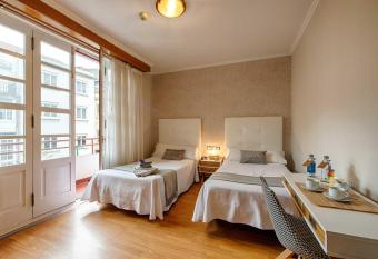 Hostal Zahara allows 18 year olds to book a room