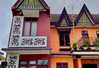 Sapo Karo Rest House has Balcony rooms