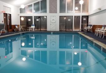 Cascades Lodge has Balcony rooms