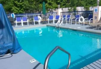 Days Inn by Wyndham Ocean Springs has Smoking rooms