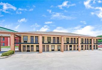 Days Inn by Wyndham DouglasvillehAtlantahFairburn Road has Smoking rooms