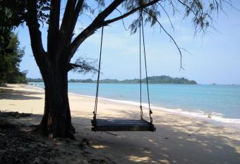 Jansom Bungalow 2 has Smoking/Balcony rooms