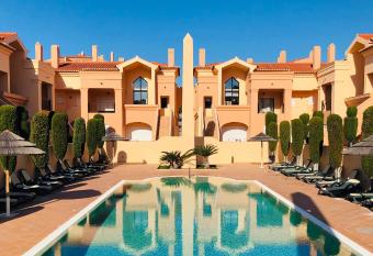 Luxury Apartment in Praia da Luz allows 18 year olds to book a room