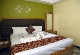 Hotel Vijay allows 18 year olds to book a room