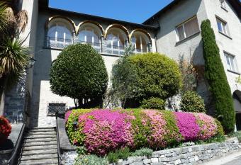 Suite Stays by Hotel La Perla allows 18 year olds to book a room