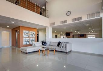 Sleep Inn Mexicali allows 18 year olds to book a room