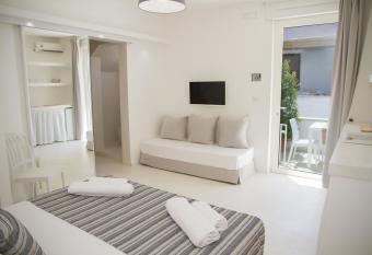 Dimora Ausentum B&B has Balcony rooms