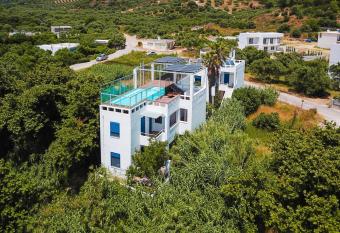 Anna Plakias Apartments allows 18 year olds to book a room