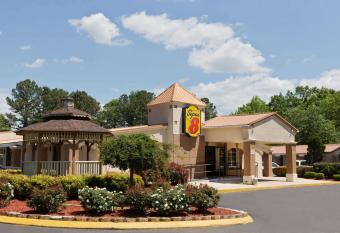 Rodeway Inn Charlotte Airport Area has Smoking rooms