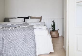 2ndhomes Tampere  allows 18 year olds to book a room