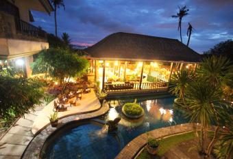Sanur Seaview Hotel has Balcony rooms