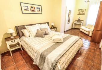 Scognamiglio Suites has Balcony rooms