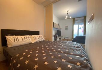 NERALE Loft Downtown Plaza Mercado allows 18 year olds to book a room