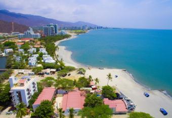 GIO Hotel Tama Santa Marta allows 18 year olds to book a room