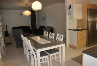 Majoituspalvelu Nurmi Apartment Oksapolku 2 B Deluxe Huoneisto 103m2 allows 18 year olds to book a room