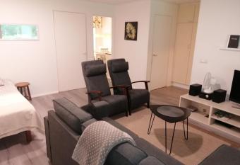 Majoituspalvelu Nurmi Apartment Peipontie 3 A Saunallinen Huoneisto allows 18 year olds to book a room
